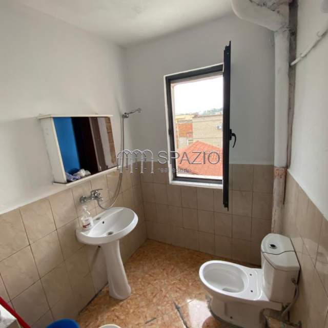 Tirane, shitet apartament 1+1+BLK Kati 4, 53 m² 55.000 Euro (Bulevardi Zhan D'Ark)