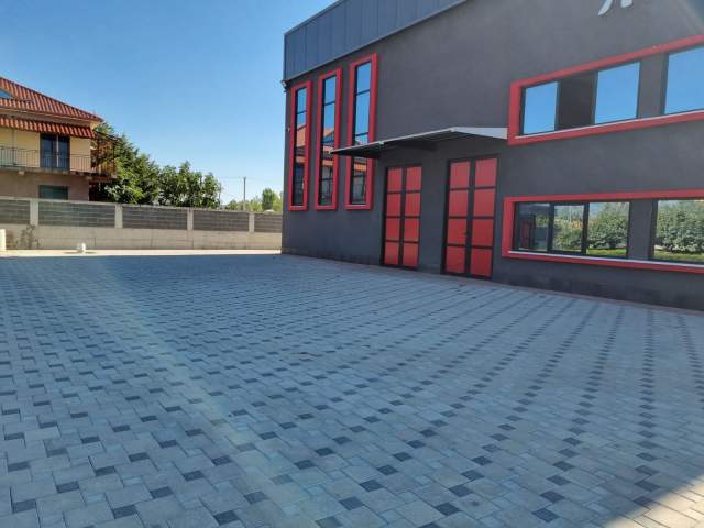 Tirane, jepet me qera magazine Kati 0, 1.800 m² 6.000 Euro (Rruga e Aeroportit)