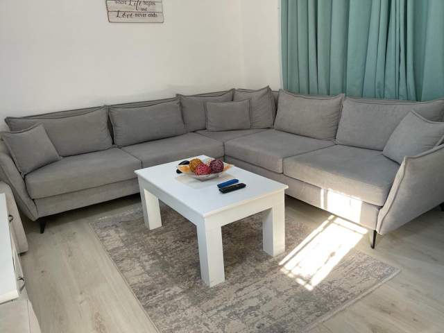 Tirane, jepet me qera apartament 3+1 Kati 1, 150 m² 500 Euro (rruga Idriz Dollaku)