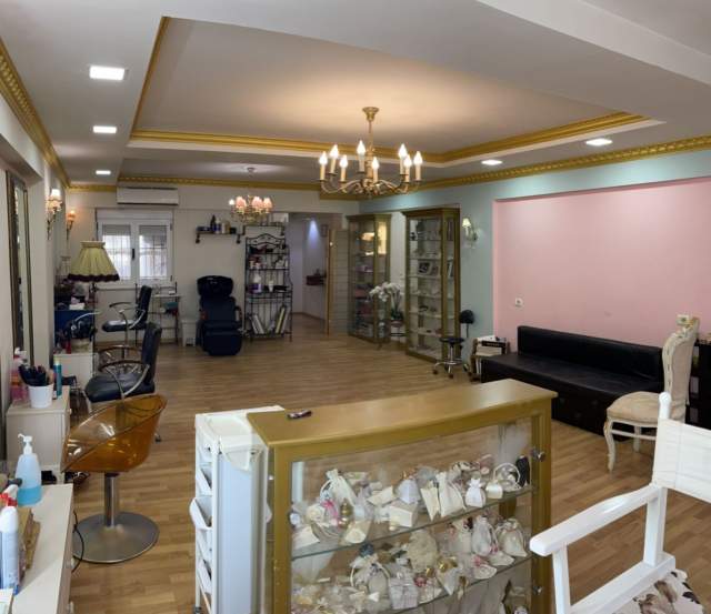 Tirane, jepet me qera ambjent biznesi Kati 0, 122 m² 1.000 Euro (qender)