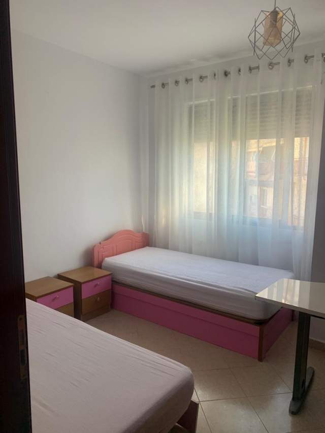 Tirane, jepet me qera apartament 2+1+BLK Kati 5, 104 m² 380 Euro (fresk)