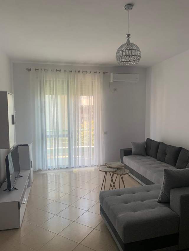 Tirane, jepet me qera apartament 2+1+BLK Kati 5, 104 m² 380 Euro (fresk)