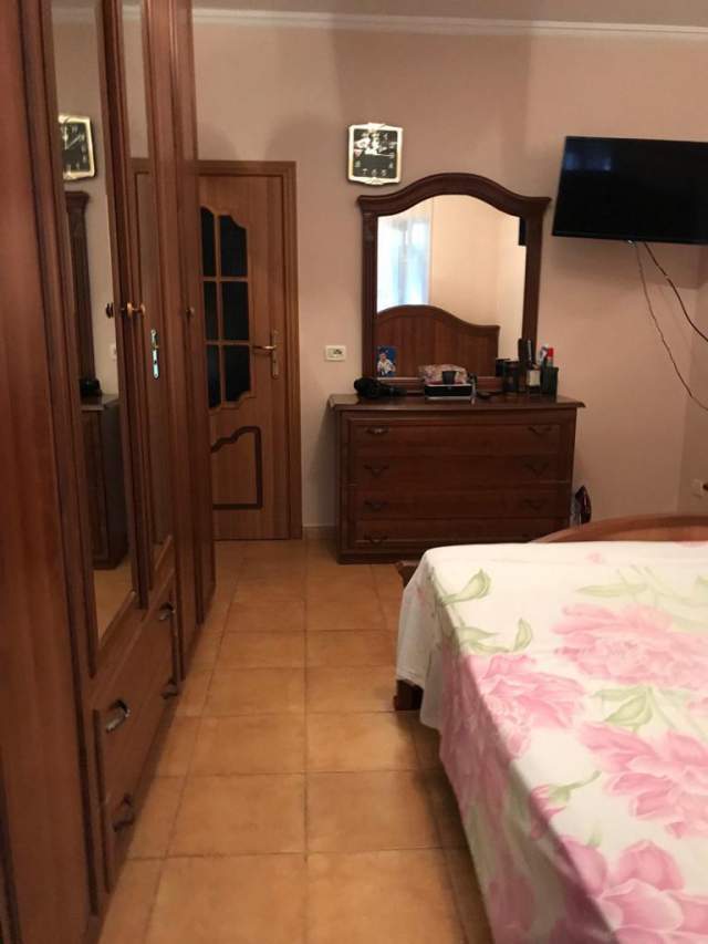 Tirane, shitet apartament 2+1 Kati 1, 89 m² 87.000 Euro (ali dem)