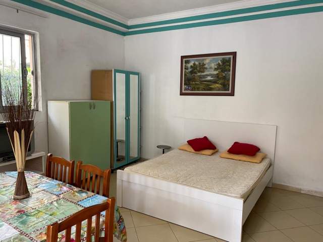 Tirane, jepet me qera garsonier 1+1 Kati 1, 30 m² 200 Euro (qemal butka)