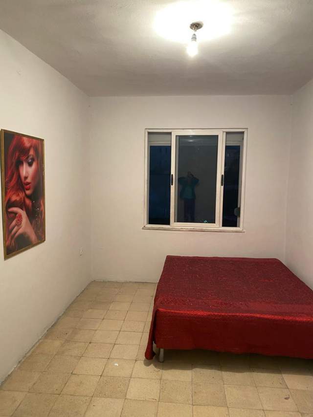 Tirane, jepet me qera apartament 2+1+BLK Kati 3, 70 m² 40.000 Leke (pallati me shigjeta)