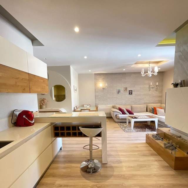 Tirane, shitet apartament Kati 3, 120 m² 185.000 Euro (Ne hyrje te rruges Don Bosko)