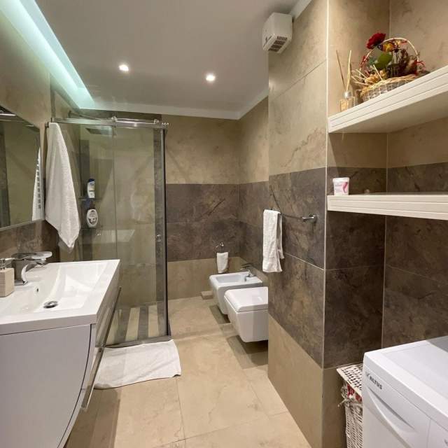 Tirane, shitet apartament Kati 3, 120 m² 185.000 Euro (Ne hyrje te rruges Don Bosko)