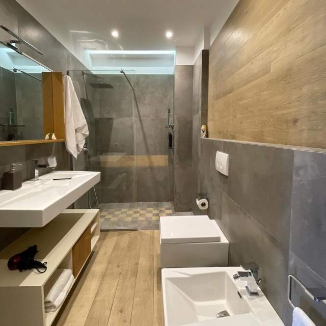 Tirane, shitet apartament Kati 3, 120 m² 185.000 Euro (Ne hyrje te rruges Don Bosko)