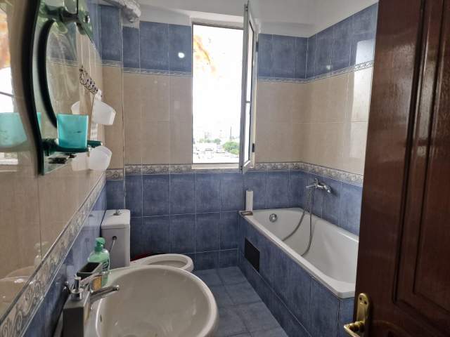 Tirane, jepet me qera apartament 2+1+BLK Kati 7, 95 m² 500 Euro (durresit)