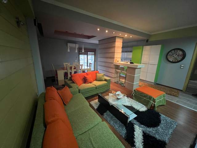 Korce, shitet apartament 2+1+BLK Kati 5, 90 m² 65.000 Euro (Prane Lagjes 7, Korce)
