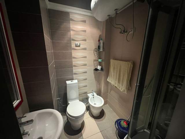 Korce, shitet apartament 2+1+BLK Kati 5, 90 m² 65.000 Euro (Prane Lagjes 7, Korce)