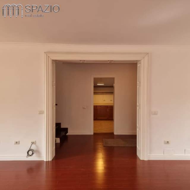 Tirane, jepet me qera Vile 335 m² 2.300 Euro (Lunder, Teg)