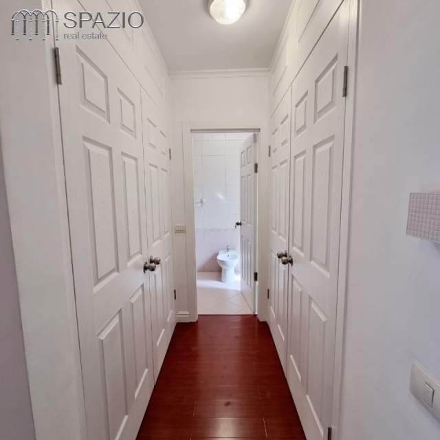 Tirane, jepet me qera Vile 335 m² 2.300 Euro (Lunder, Teg)