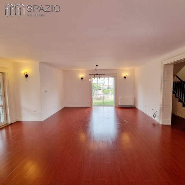 Tirane, jepet me qera Vile 335 m² 2.300 Euro (Lunder, Teg)