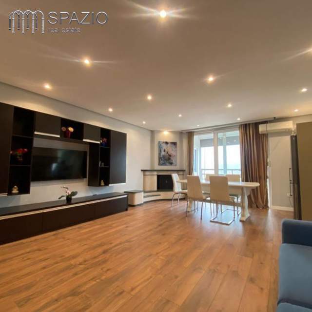 Tirane, jepet me qera apartament 2+1+BLK Kati 13, 125 m² 850 Euro (Ish Ekspozita)