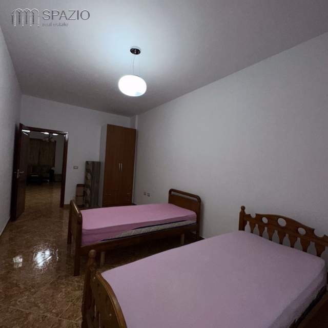 Tirane, jepet me qera apartament 2+1+BLK Kati 4, 100 m² 30.000 Leke (Shkoze)