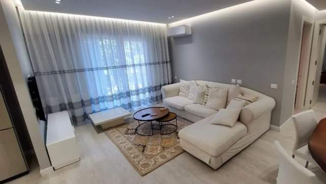 Tirane, jap me qera apartament 2+1 Kati 2, 800 Euro (Rruga e Barrikadave)