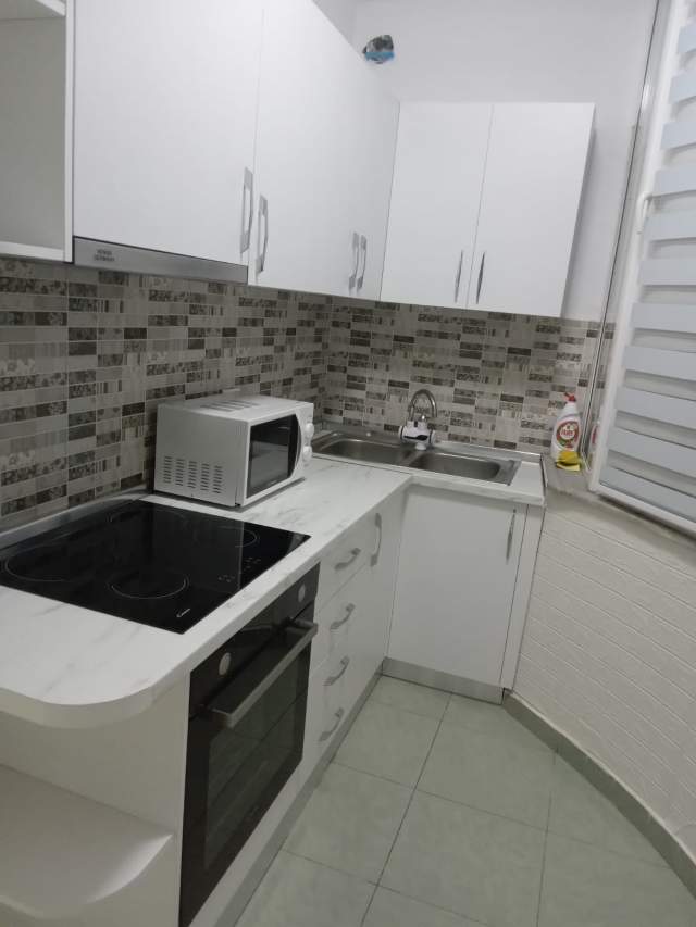 Tirane, jepet me qera apartament 2+1+BLK Kati 6, 80 m² 550 Euro (rruga e elbasanit)