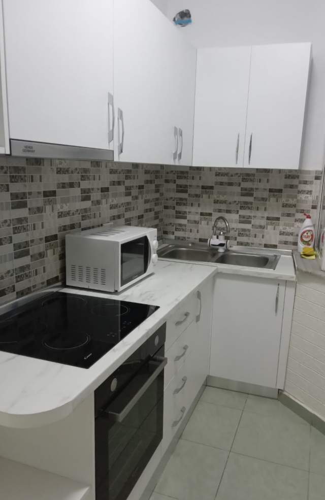 Tirane, jepet me qera apartament 2+1+BLK Kati 6, 80 m² 550 Euro (petro nini luarasi)