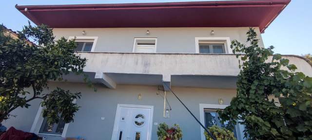 Tirane, shitet Vile 3+1+BLK Kati 1, 194 m² 300.000 Euro (yzberisht)