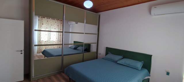Tirane, shitet Vile 3+1+BLK Kati 1, 194 m² 300.000 Euro (yzberisht)