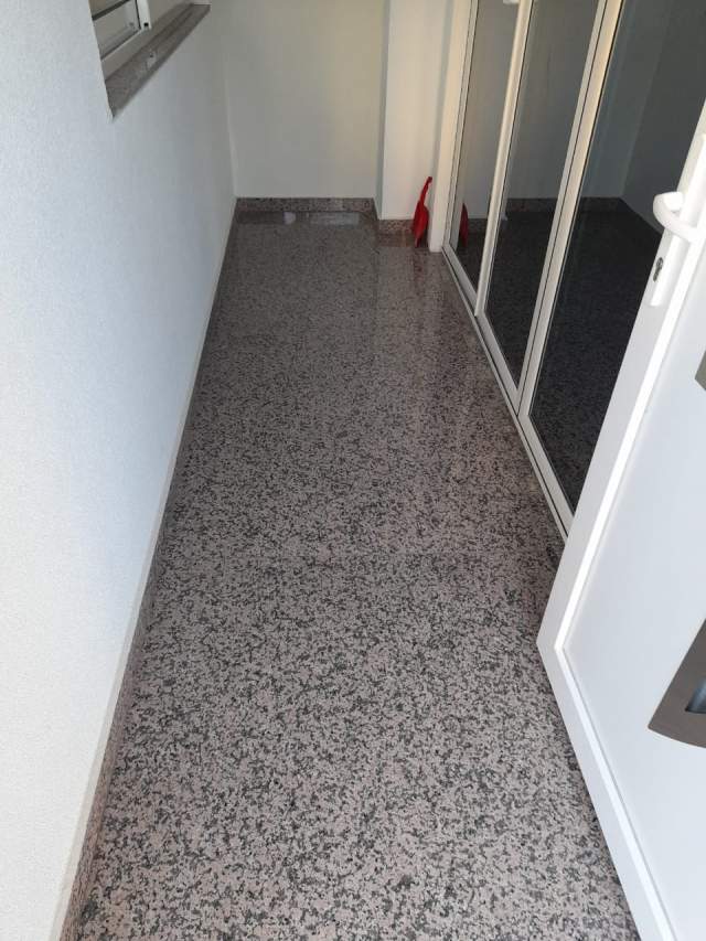 Tirane, jepet me qera apartament 2+1 Kati 1, 90 m² 450 Euro (seit bathorja)