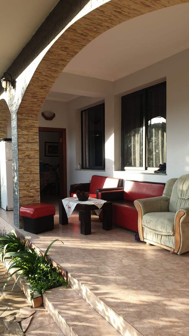 Tirane, jap me qera Vile 2+1 110 m² 1.400 Euro (Selite)