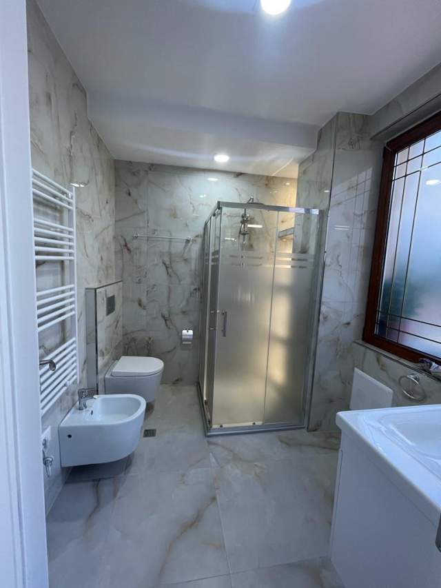 Tirane, jepet me qera apartament 1+1+BLK Kati 1, 60 m² 500 Euro (rruga e kavajes)