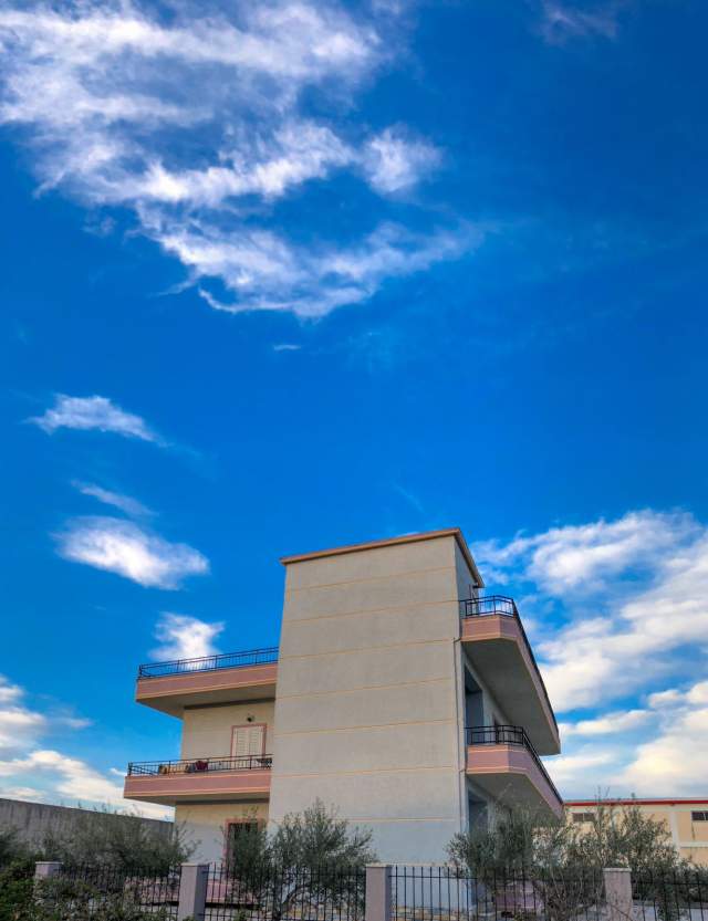 Fier, shitet apartament 2+1 Kati 3, 1.400 m² 400.000 Euro (Fier, lagja Sheqi i Vogel)