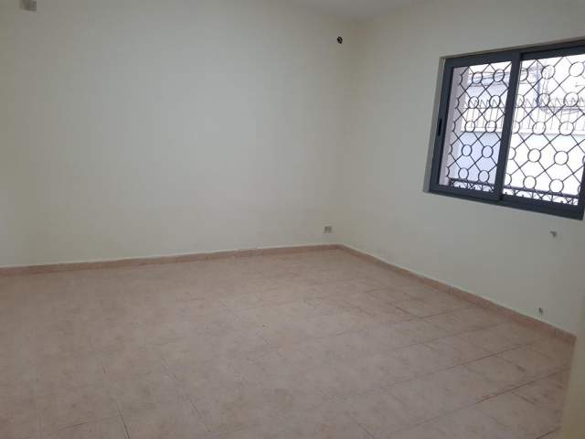 Tirane, jepet me qera apartament 2+1 Kati 3, 306 m² 1.200 Euro (Mbrapa ministrise se jashtme)