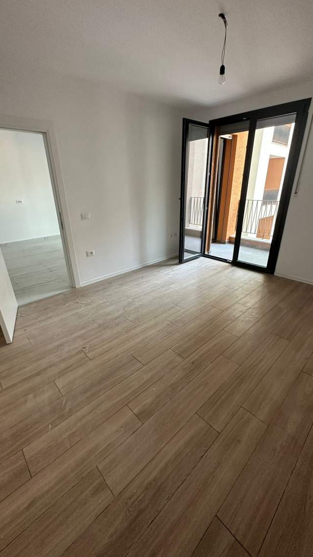 Tirane, jepet me qera apartament 1+1+BLK Kati 6, 60 m² 38.000 Leke (rruga kongresi i manastirit)
