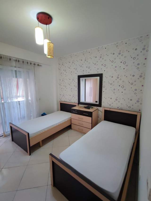 Tirane, jepet me qera apartament 2+1+BLK Kati 5, 91 m² 650 Euro (tefta tashko koco)