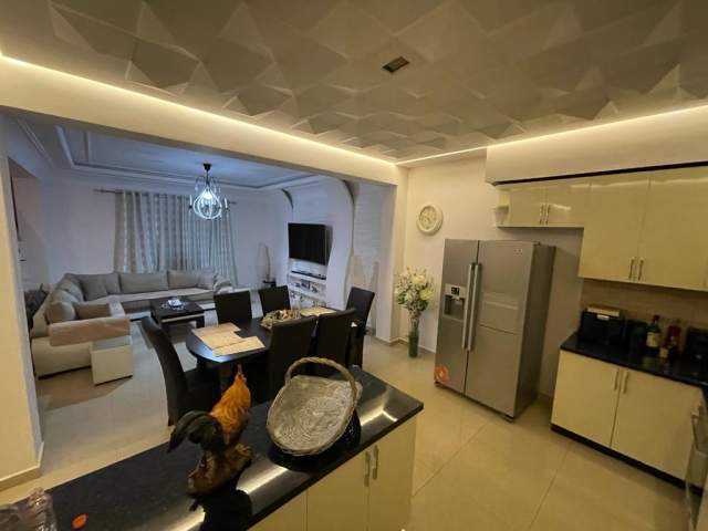 Tirane, jepet me qera Vile 3+1+BLK Kati 2, 230 m² 1.150 Euro (shote galica)