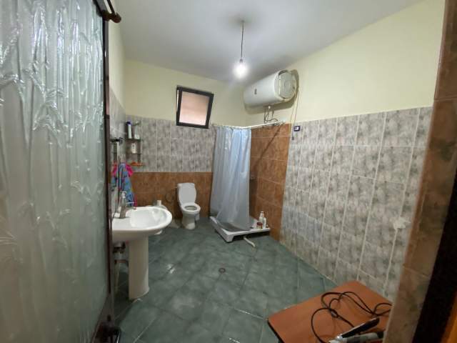 Tirane, jepet me qera apartament 4+1+BLK Kati 2, 200 m² 700 Euro (don bosko)