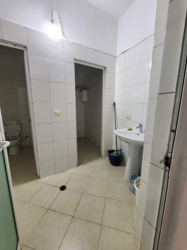 Tirane, shitet ambjent biznesi Kati 1, 140 m² 125.000 Euro (3 deshmoret)