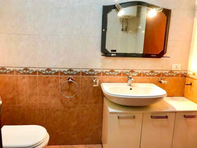 Tirane, jepet me qera apartament 2+1+A Kati 3, 85 m² 550 Euro (HIME KOLLI)