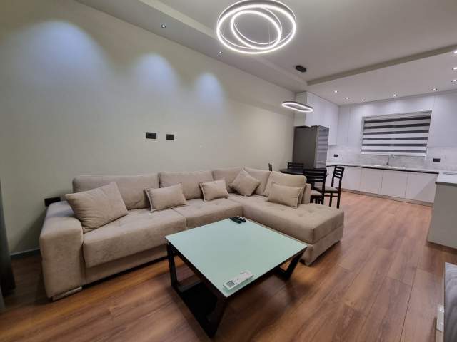 Tirane, jepet me qera apartament 2+1+BLK Kati 2, 125 m² 690 Euro (Rruga Viktor Eftemiu)