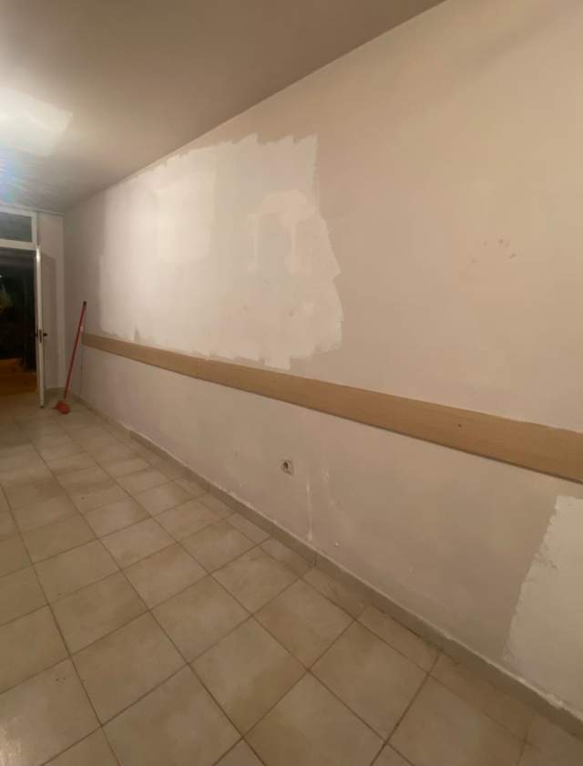 Tirane, jepet me qera ambjent biznesi Kati 0, 40 m² 22.000 Leke (laprake)