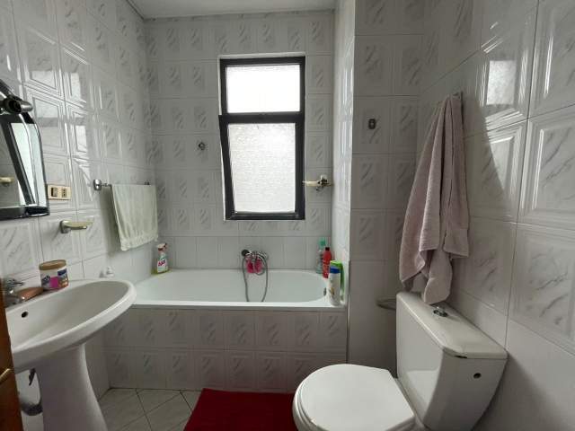 Tirane, shitet apartament 115 m² 125.000 Euro (prane hotel Doro City)