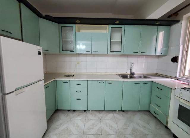 Durres, jepet me qera apartament 2+1+BLK Kati 2, 250 Euro (Rruga Llacit,Ish Rajoni)