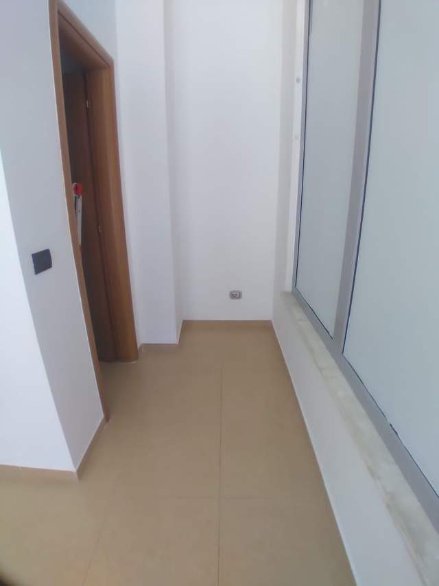 Tirane, shitet dyqan Kati 3, 17 m² 26.700 Euro (hoxha tahsin)