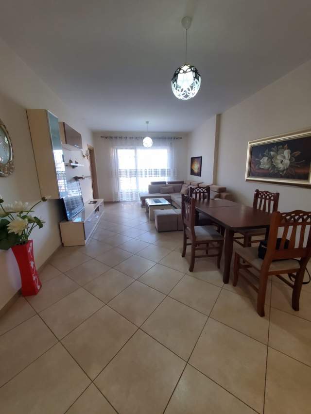 Tirane, jepet me qera apartament 3+1+BLK Kati 2, 120 m² 450 Euro (Ish restorant Durresi)