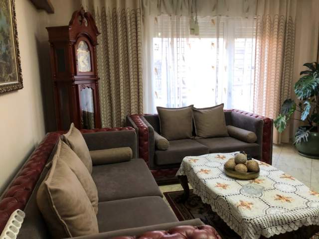 Tirane, jap me qera apartament 2+1 Kati 1, 120 m² 600 Euro (Rruga Siri Kodra, prane Selvise)