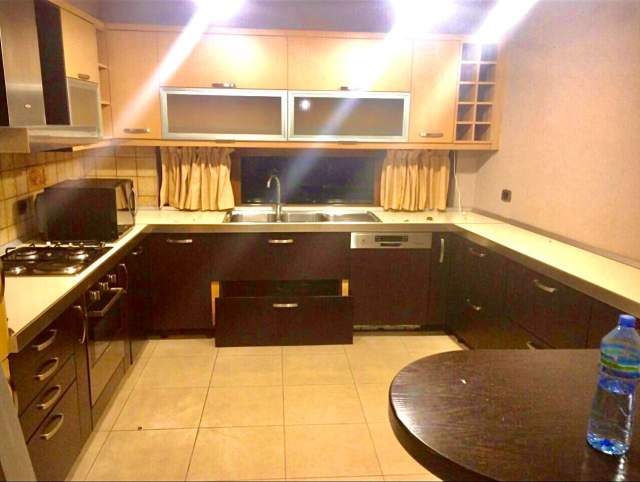 Tirane, shitet Vile 3+1+BLK Kati 4, 385 m² 596.750 Euro (3 vellezerit kondi)