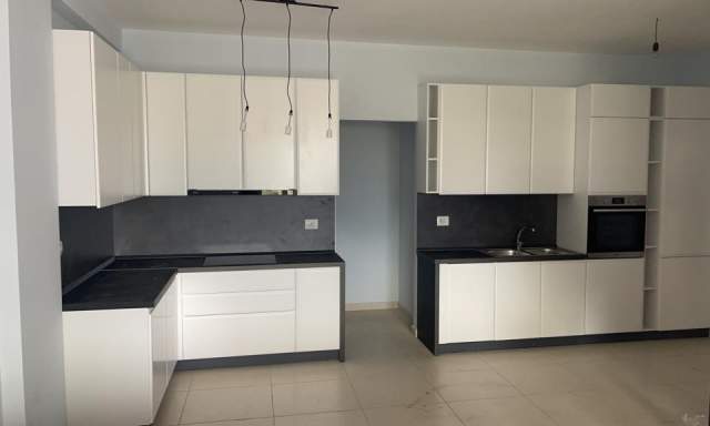 Tirane, jepet me qera apartament 2+1 Kati 3, 120 m² 450 Euro (Kinostudio, kompleks i ri rezidencial)