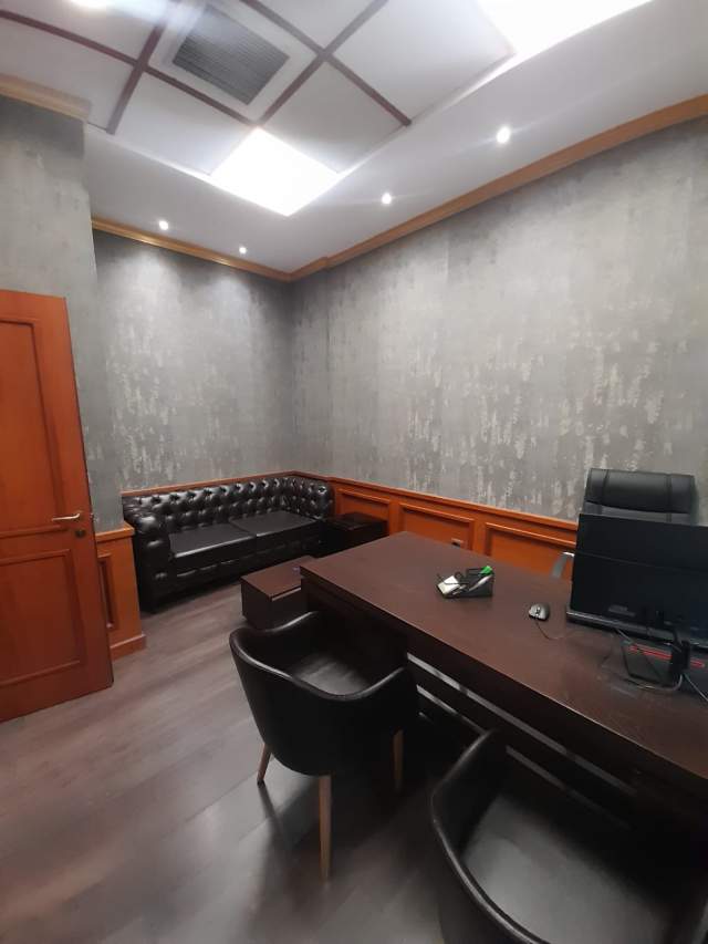 Tirane, jap me qera ambjent biznesi Kati 3, 40 m² 800 Euro (Kullat binjake)