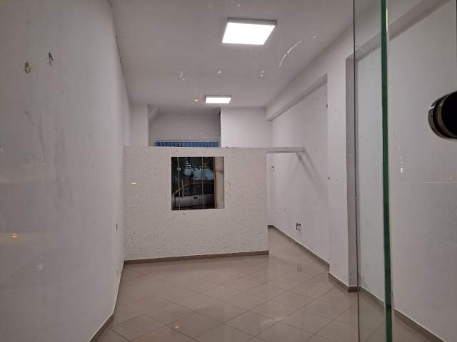Tirane, jepet me qera dyqan Kati 0, 40 m² 35.000 Leke (don bosko)