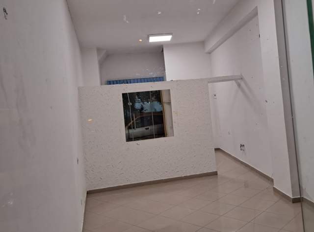 Tirane, jepet me qera dyqan Kati 0, 40 m² 35.000 Leke (don bosko)