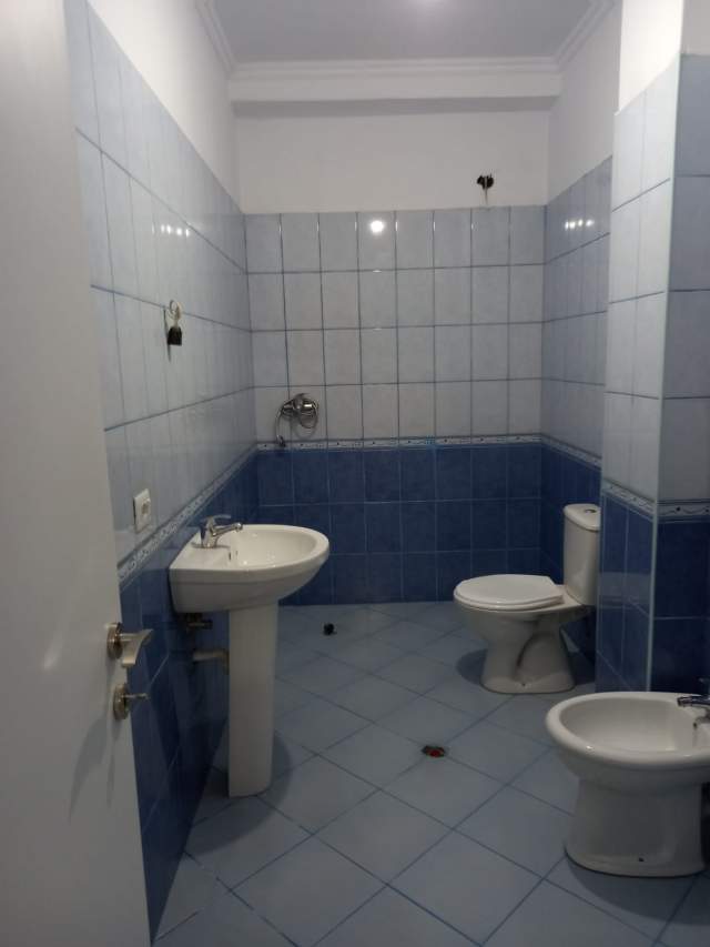 Tirane, shitet apartament 1+1 Kati 8, 56 m² 56.000 Euro (Yzberisht)