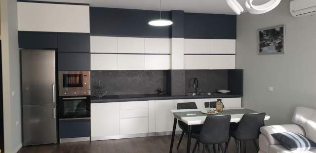 Tirane, jepet me qera apartament 1+1 Kati 1, 75 m² 350 Euro (Rruga Besa)